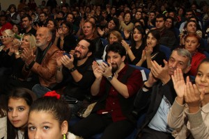 Şarkılar Barış için (1)