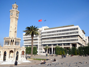 İzmir Büyükşehir Belediyesi’nden eğitime “12.9 milyon liralık” destek daha