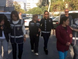 Kadınların müşteri kavgası kanlı bitti Kadınların müşteri kavgası kanlı bitti