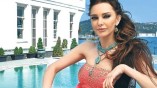 Hande Ataizi H&M Rezaletini Yorumladı: Koca Parasıyla Yağmaladılar
