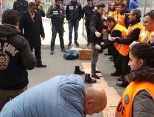 Trabzonspor’dan Taraftarlarının Aranma Şekline Tepki Trabzonspor’dan Taraftarlarının Aranma Şekline Tepki