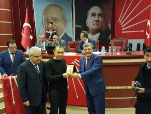 Biz bu ülkeden aldıklarımızla değil verdiklerimizle doyarız. Biz bu ülkeden aldıklarımızla değil verdiklerimizle doyarız.