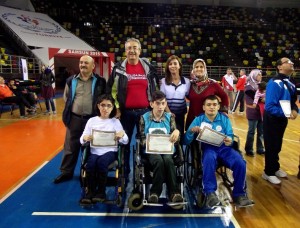 Bakanlığın düzenlediği “Yaşlı Dostu Kentler Sempozyumu”nda Gaziemir Belediyesi, Ata Evi Sağlıklı Yaş Alma Merkezi projesiyle Yaşlı Dostu Kent Teşvik ödülünü aldı