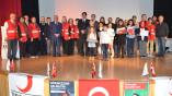 GENÇ KIZILAYCILAR FOÇA’DA ÖDÜLLENDİRİLDİ