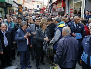 Kemeraltı: İzmir’in Çarşısı Kemeraltı: İzmir’in Çarşısı