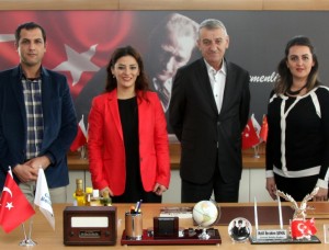 GDZ Elektrik Dağıtım Şirketi’nin kurumsal iletişim uzmanları ile yöneticileri, Gaziemir Belediye Başkanı Halil İbrahim Şenol’u ziyaret etti GDZ Elektrik Dağıtım Şirketi’nin kurumsal iletişim uzmanları ile yöneticileri, Gaziemir Belediye Başkanı Halil İbrahim Şenol’u ziyaret etti