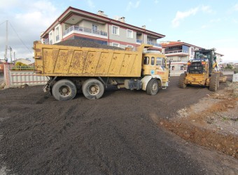 ÇAMURLU YOLLARA VEDA