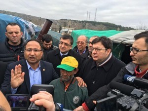 “SOĞUKTA DONARAK ÖLEN VATANDAŞIMIZ BU ÜLKENİN AYIBIDIR” “SOĞUKTA DONARAK ÖLEN VATANDAŞIMIZ BU ÜLKENİN AYIBIDIR”