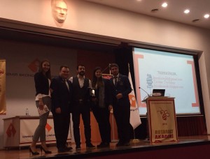 Rotaract Kulüpleri Tarafından Düzenlenen İlgi Çeken Seminer Rotaract Kulüpleri Tarafından Düzenlenen İlgi Çeken Seminer