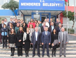 Menderes Belediyesi Memurlarından Tepki Menderes Belediyesi Memurlarından Tepki